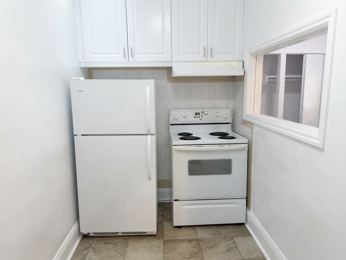 2903 Lakeshore Blvd W - 1