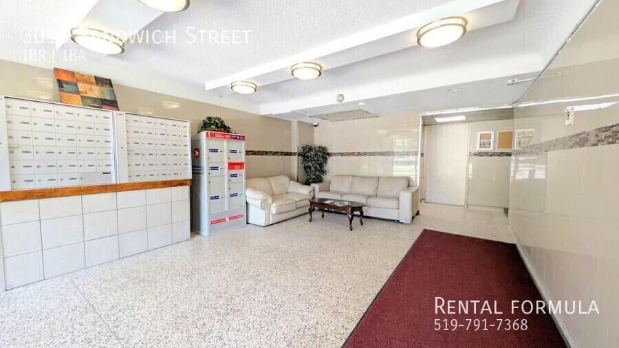 3015 Sandwich St - Photo 2