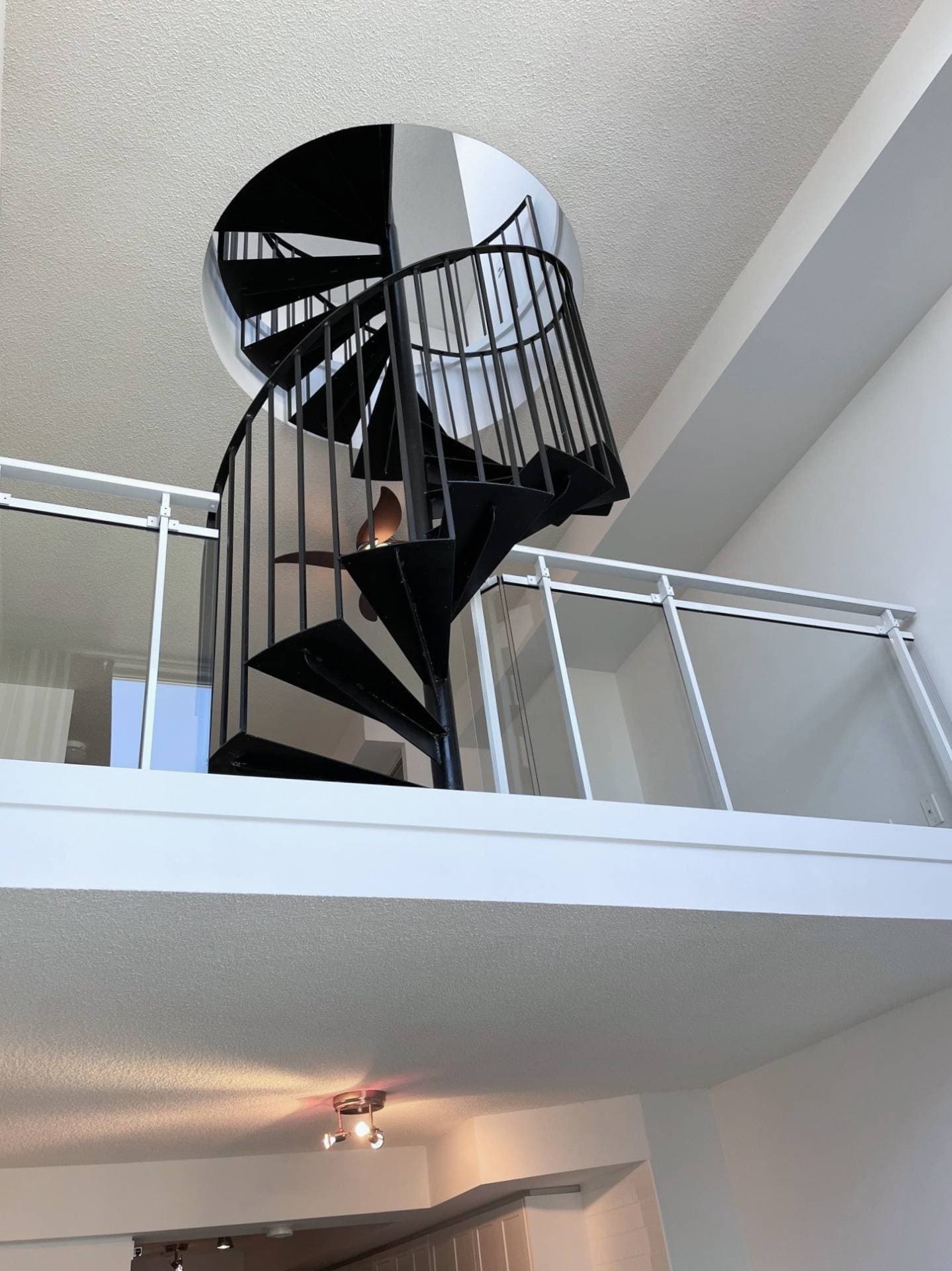 77 Lombard St - LPH2 - Photo 15