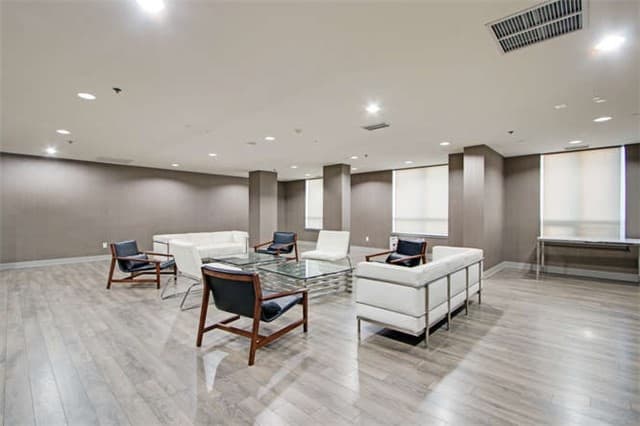 816 Lansdowne Ave - 306 - Photo 21