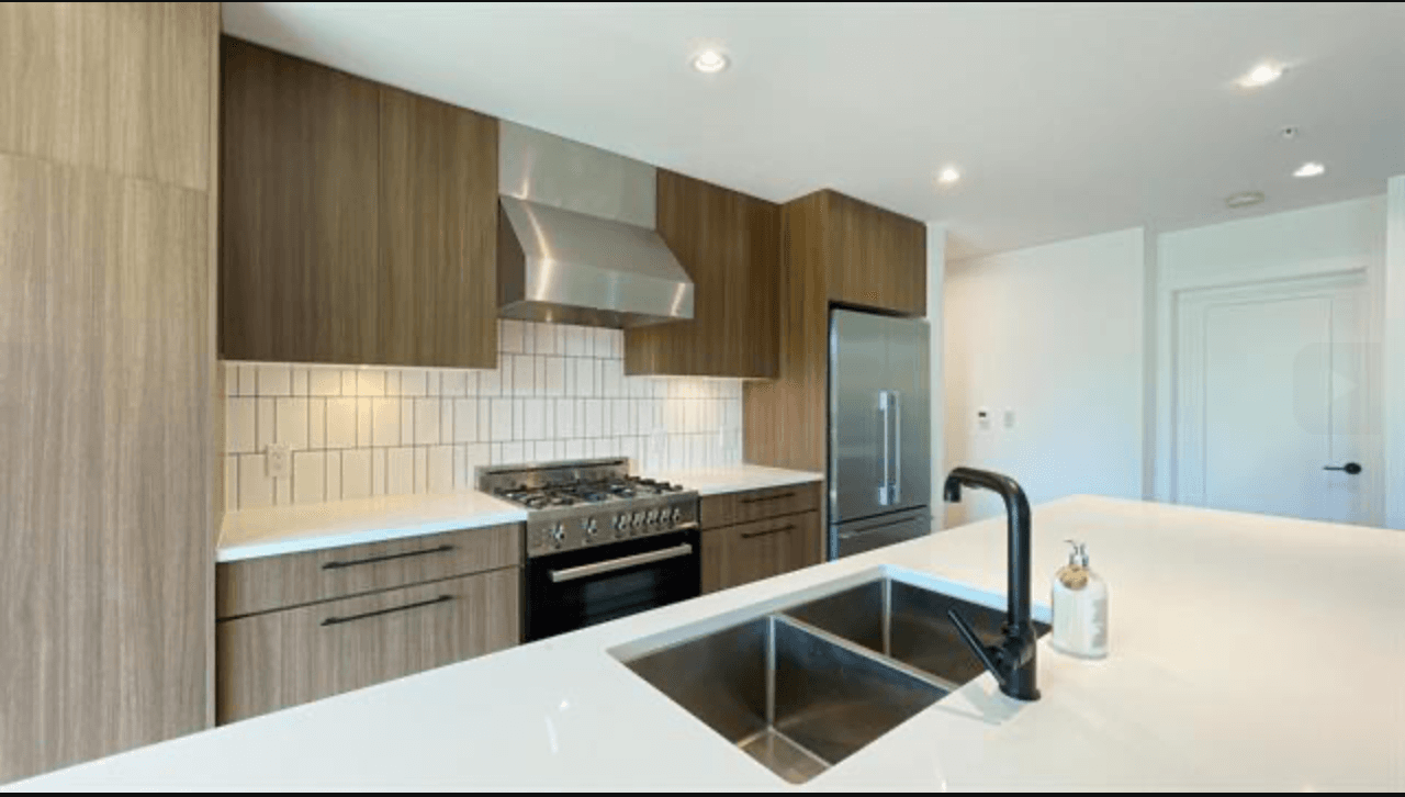 Beautiful Executive 2x2 on Cambie St - Photo 16