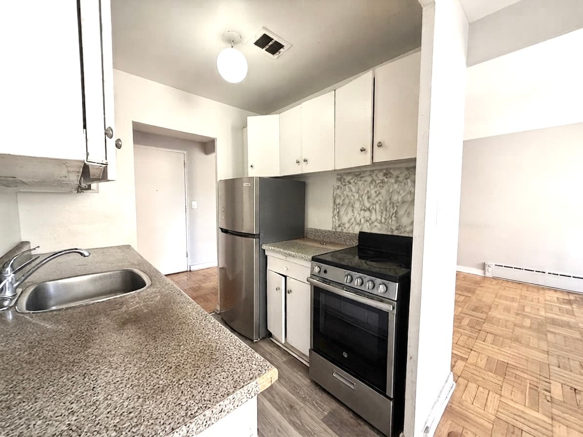 420 Eglinton Ave E - 406 - Photo 2