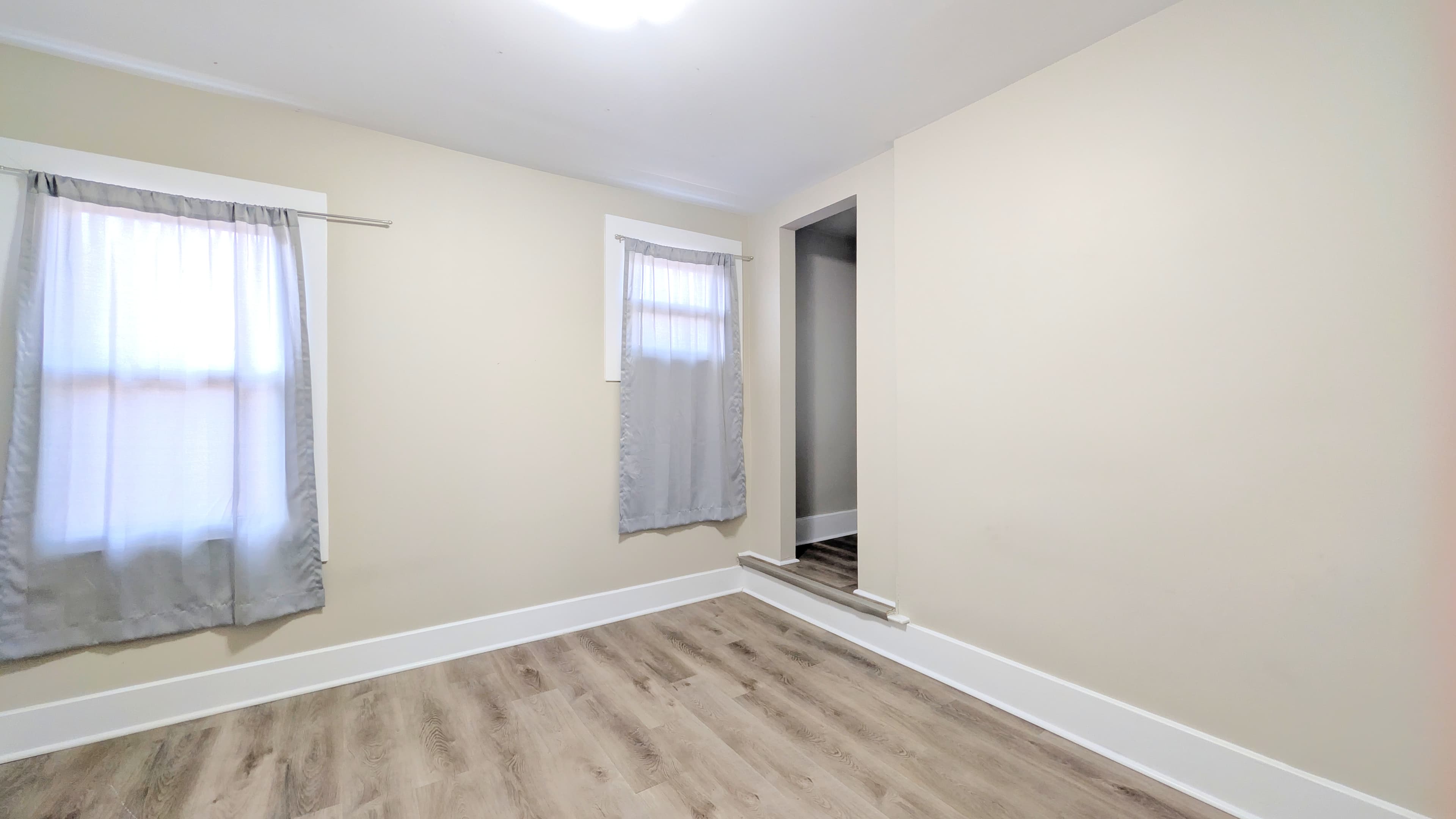 1580 Dufferin - Upper - Photo 5