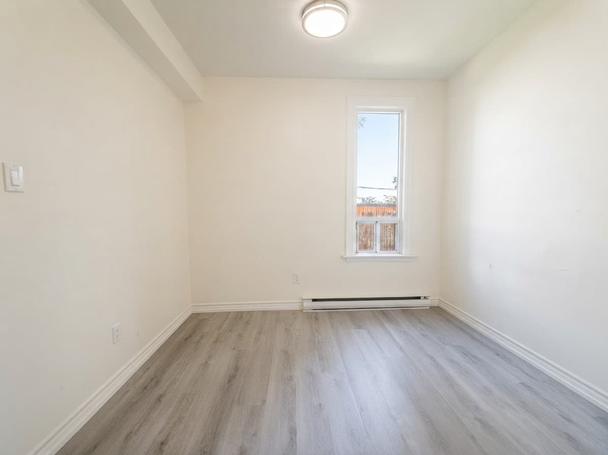 181 Gerrard St E - 203 - Photo 11