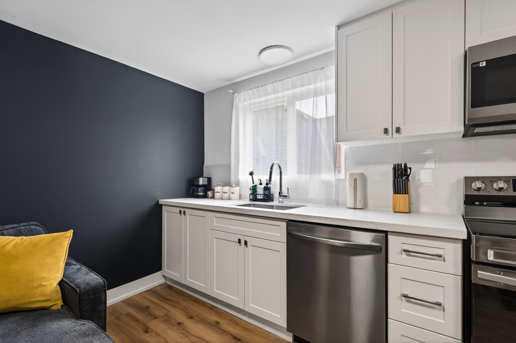 1 BEDROOM - 610 King St E - Photo 7