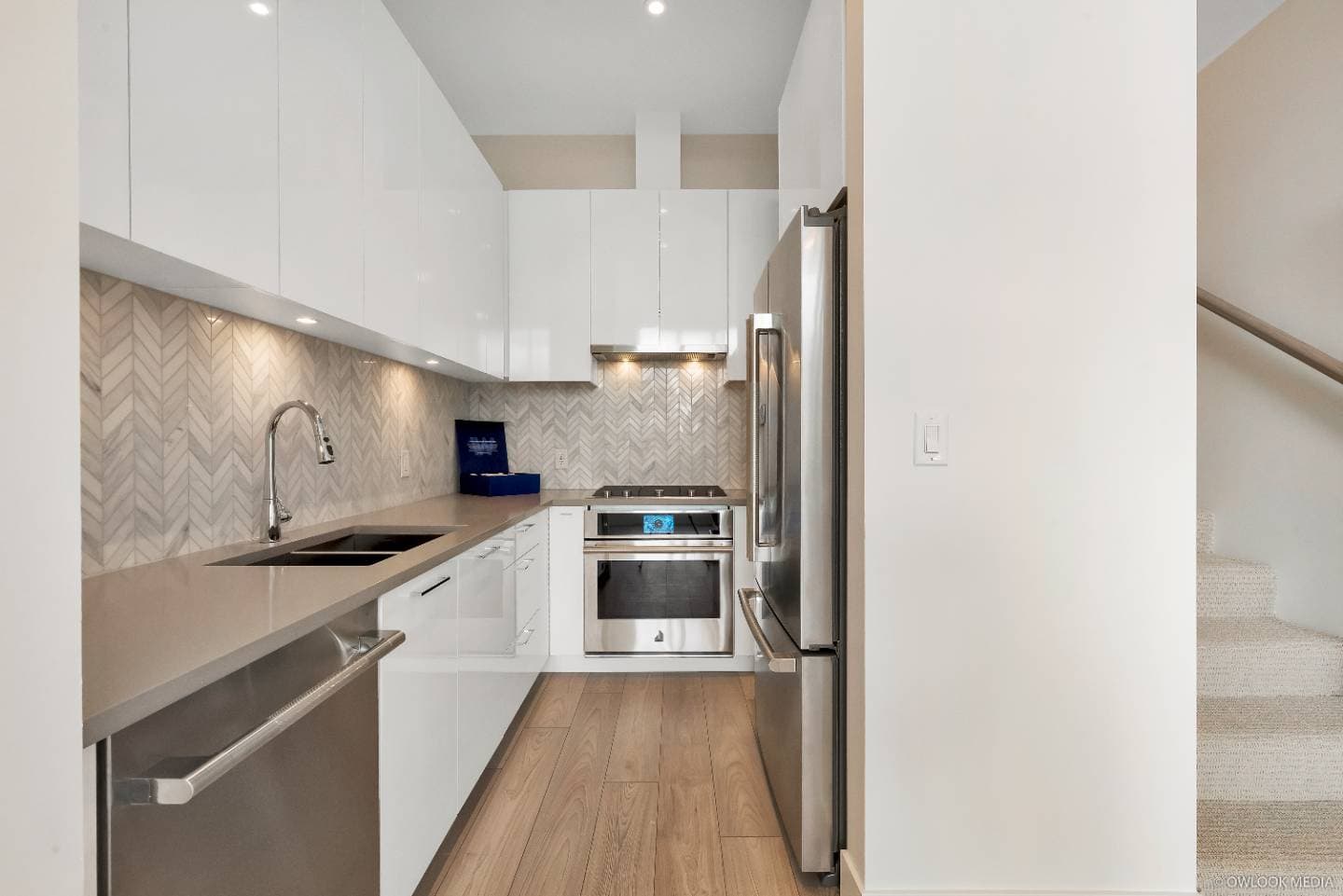3559 E Kent Ave N - Photo 2