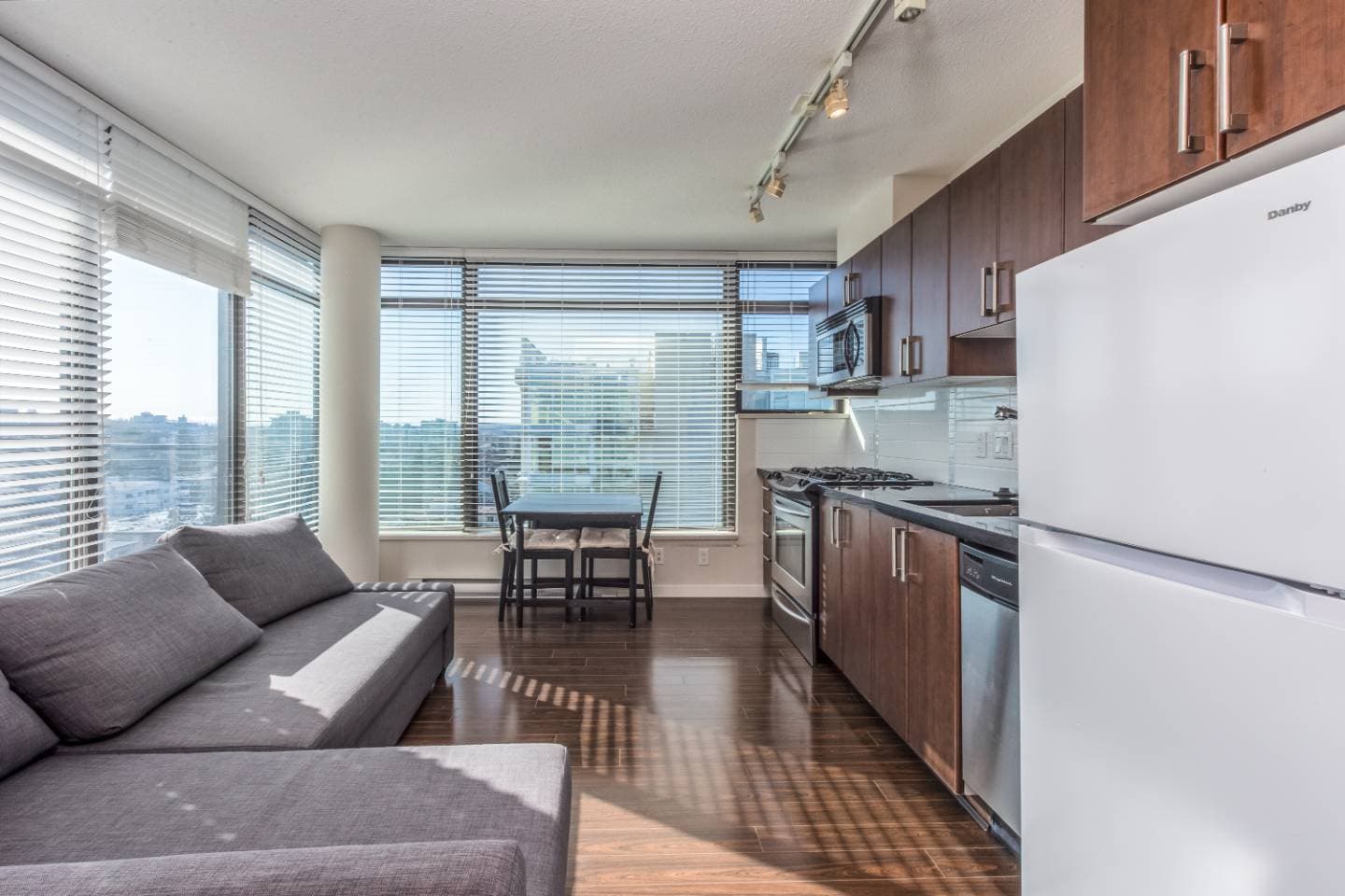 1503-1068 W Broadway - Photo 8