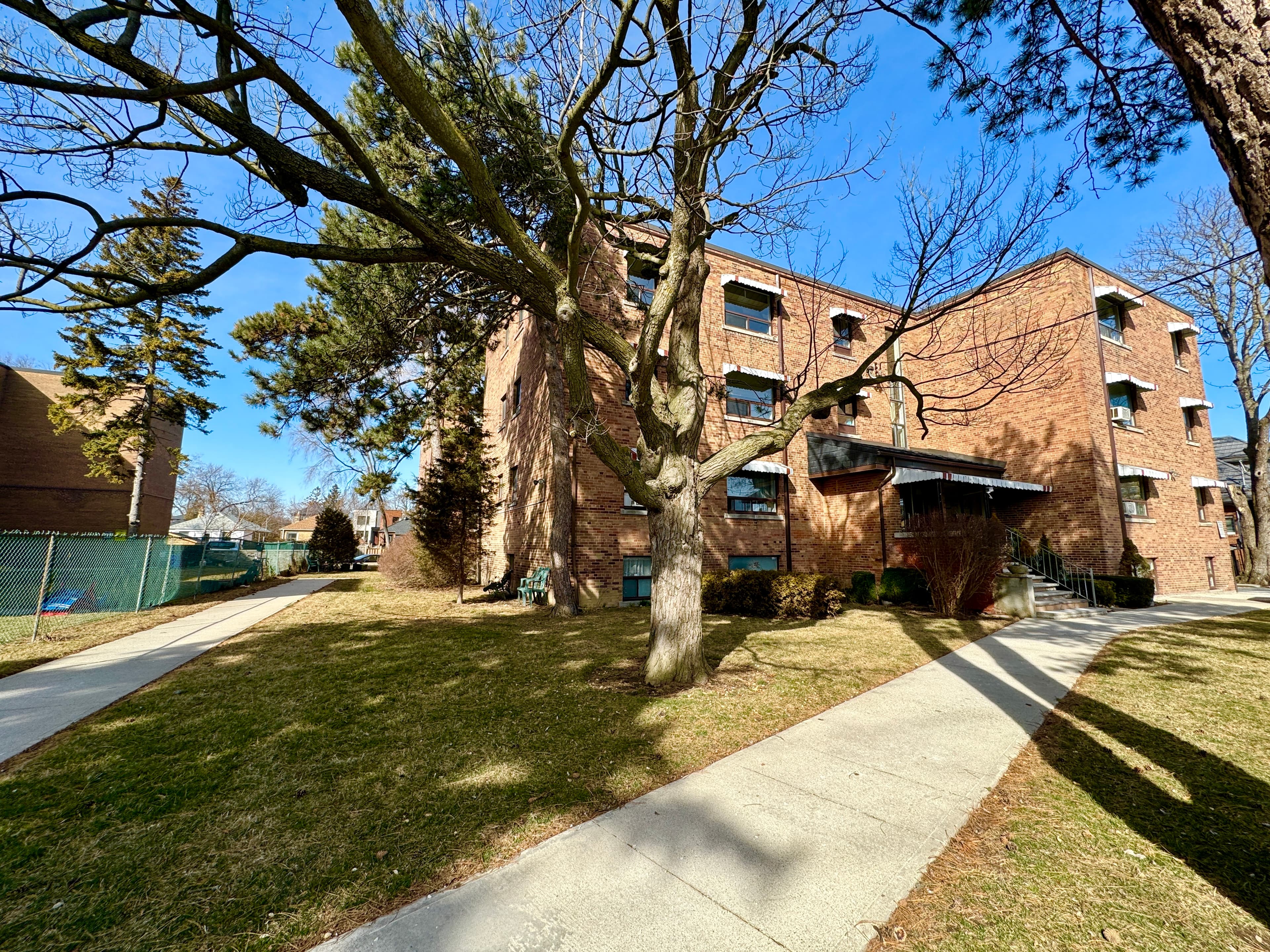 2696 Lake Shore Blvd W - 11 - Photo 17