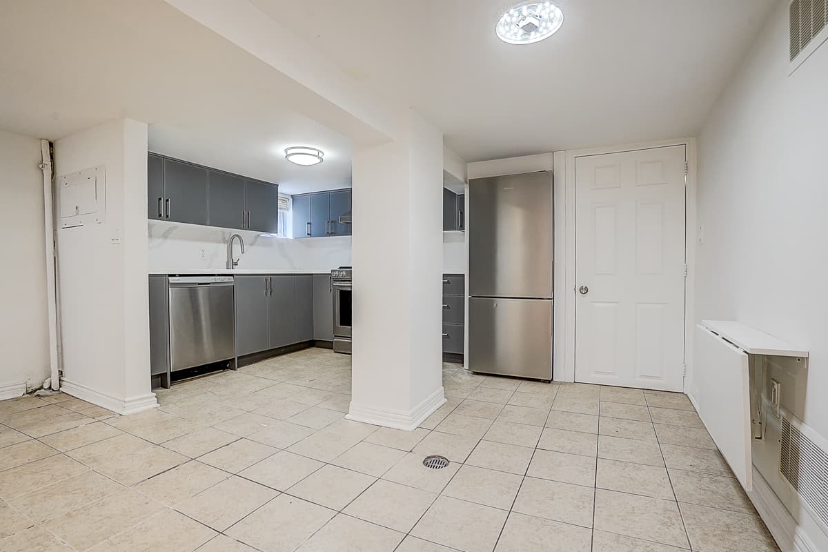 79 OConnor Dr - Lower - Photo 7