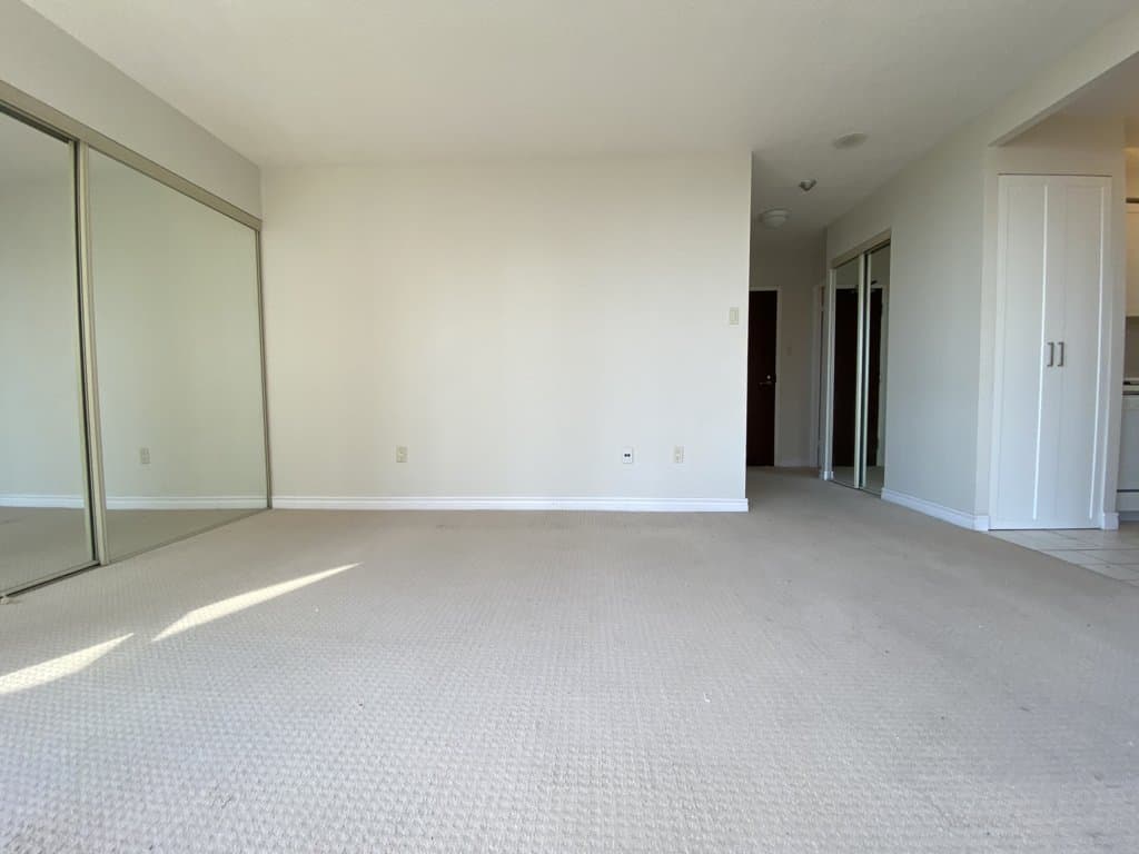 1055 Bay St - 1910 - Photo 4