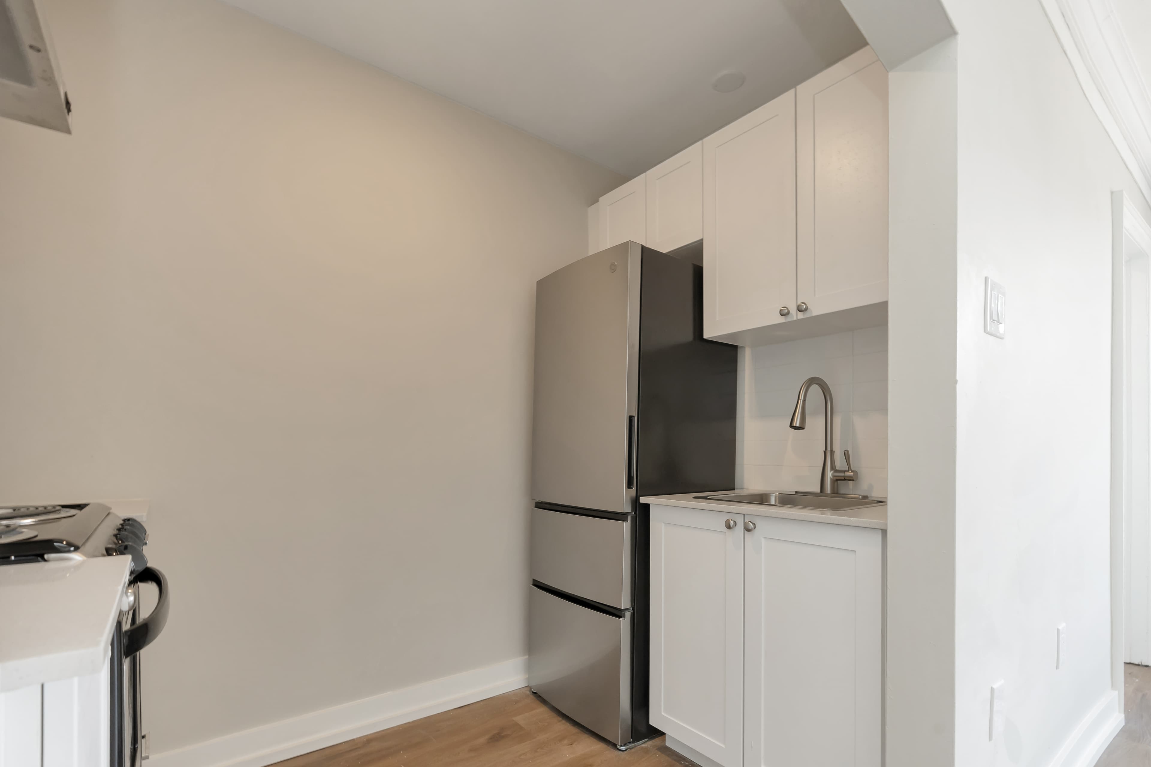STUDIO - 133 Prospect St S - Photo 2