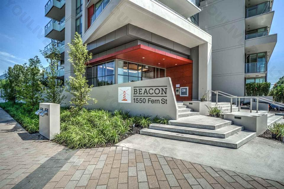 Gorgeous 1 Bedroom and Den in North Vancouver - Photo 18