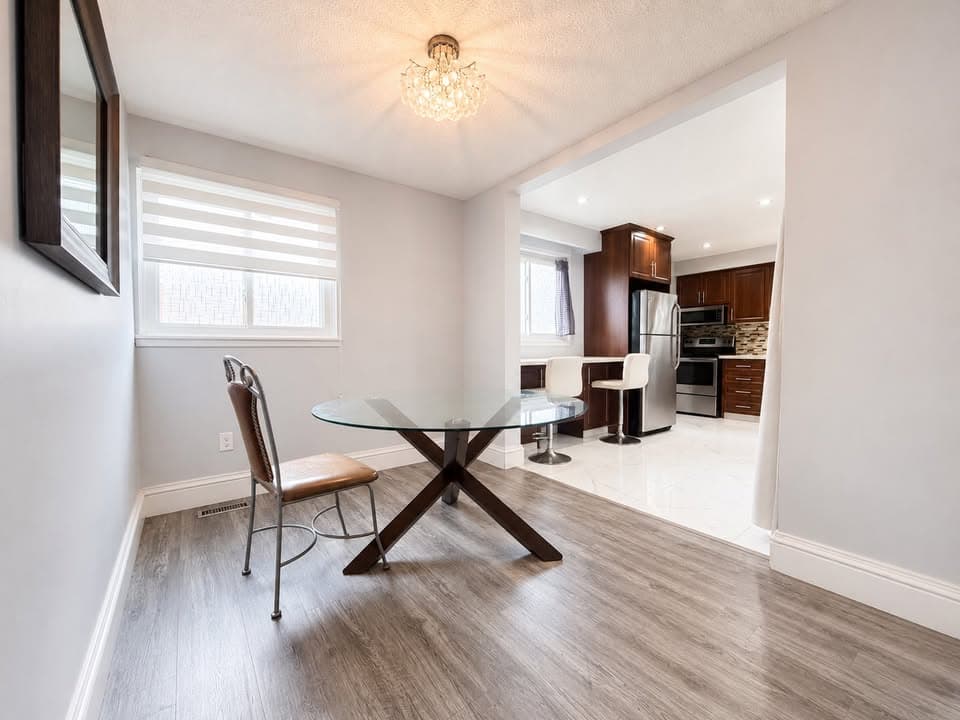 70 Jill Crescent Brampton Ontario L6S 3 J2 - Photo 4