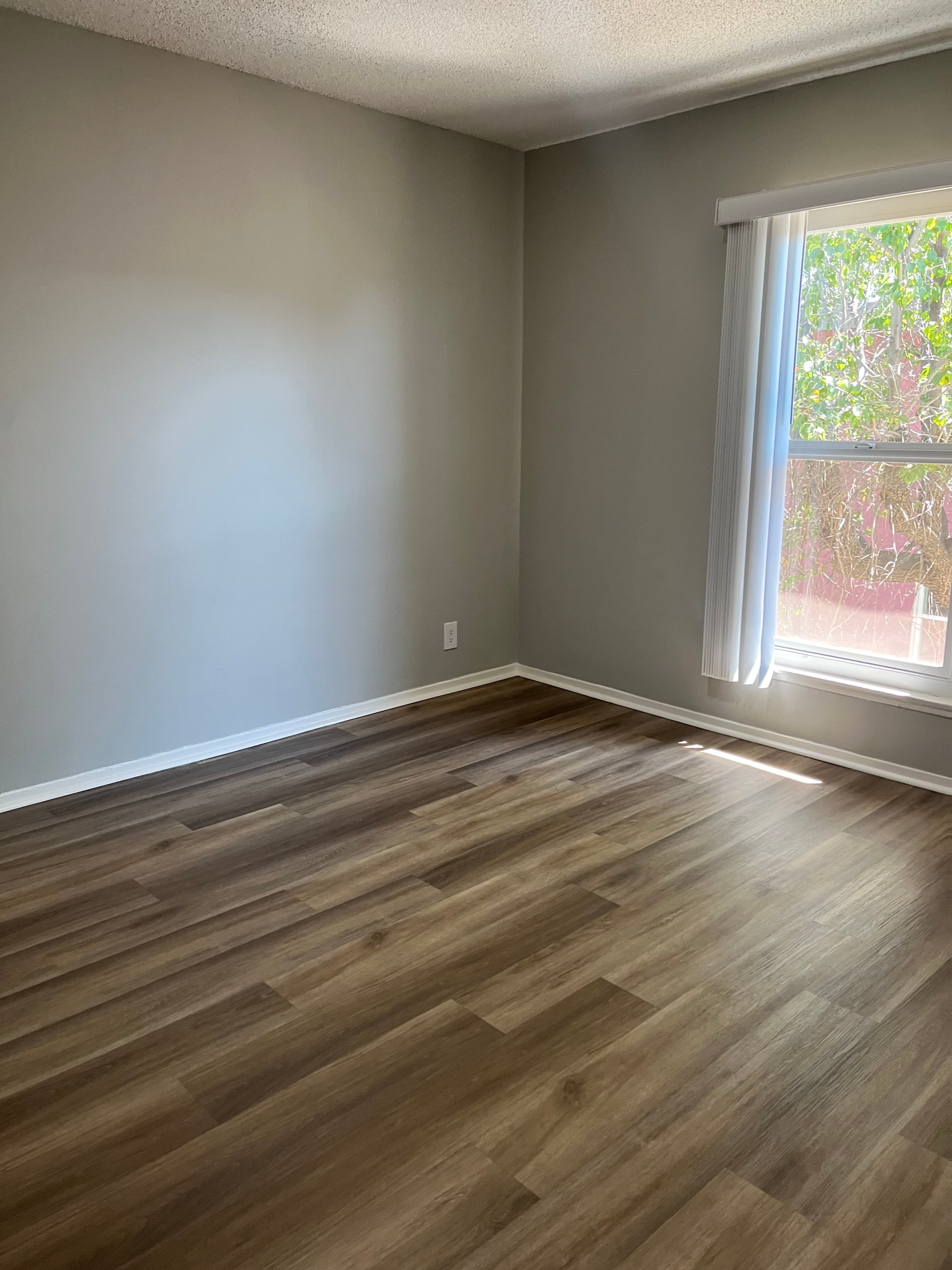 10565 Haddon 2 BR 1BA - Photo 5
