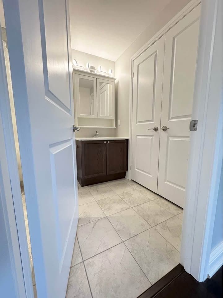 401 - 304 Essa Road - Photo 17