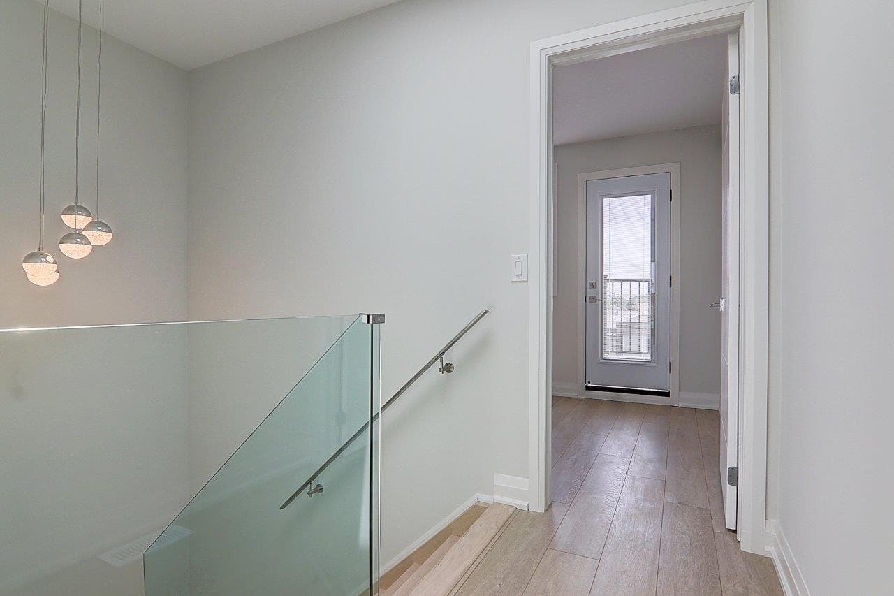 115 Livingstone Ave - Upper - Photo 32