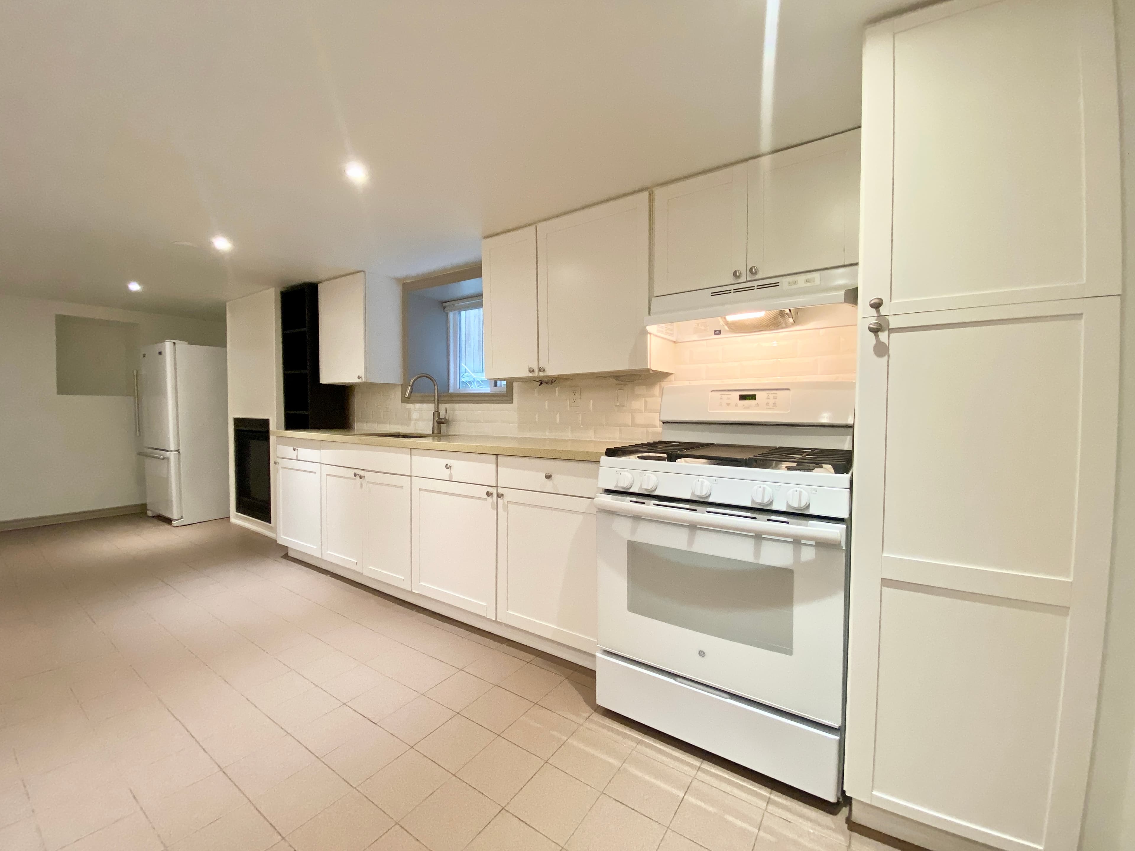 209 Madison Ave - 5 - Photo 3