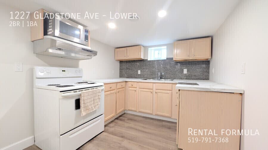 1227 Gladstone Ave - Lower - Photo 5