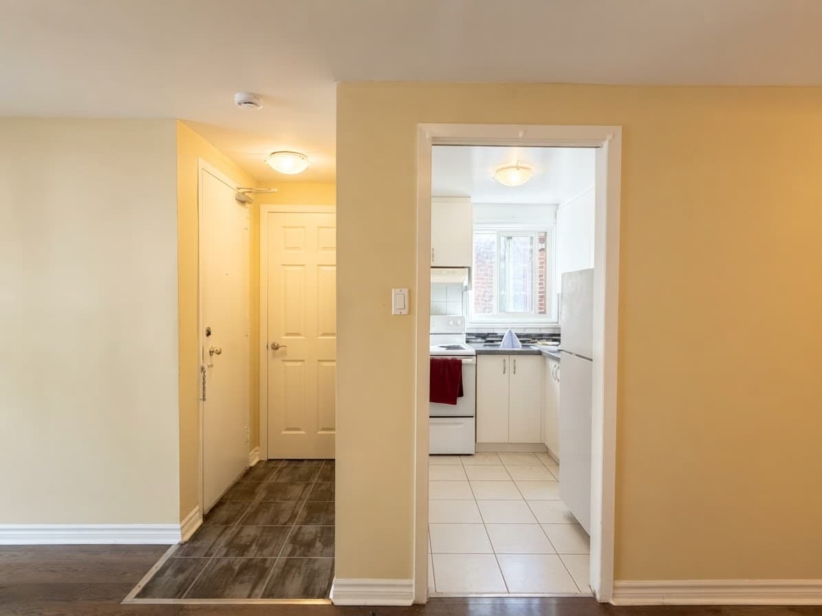 176 Howland Ave - 201 - Photo 8