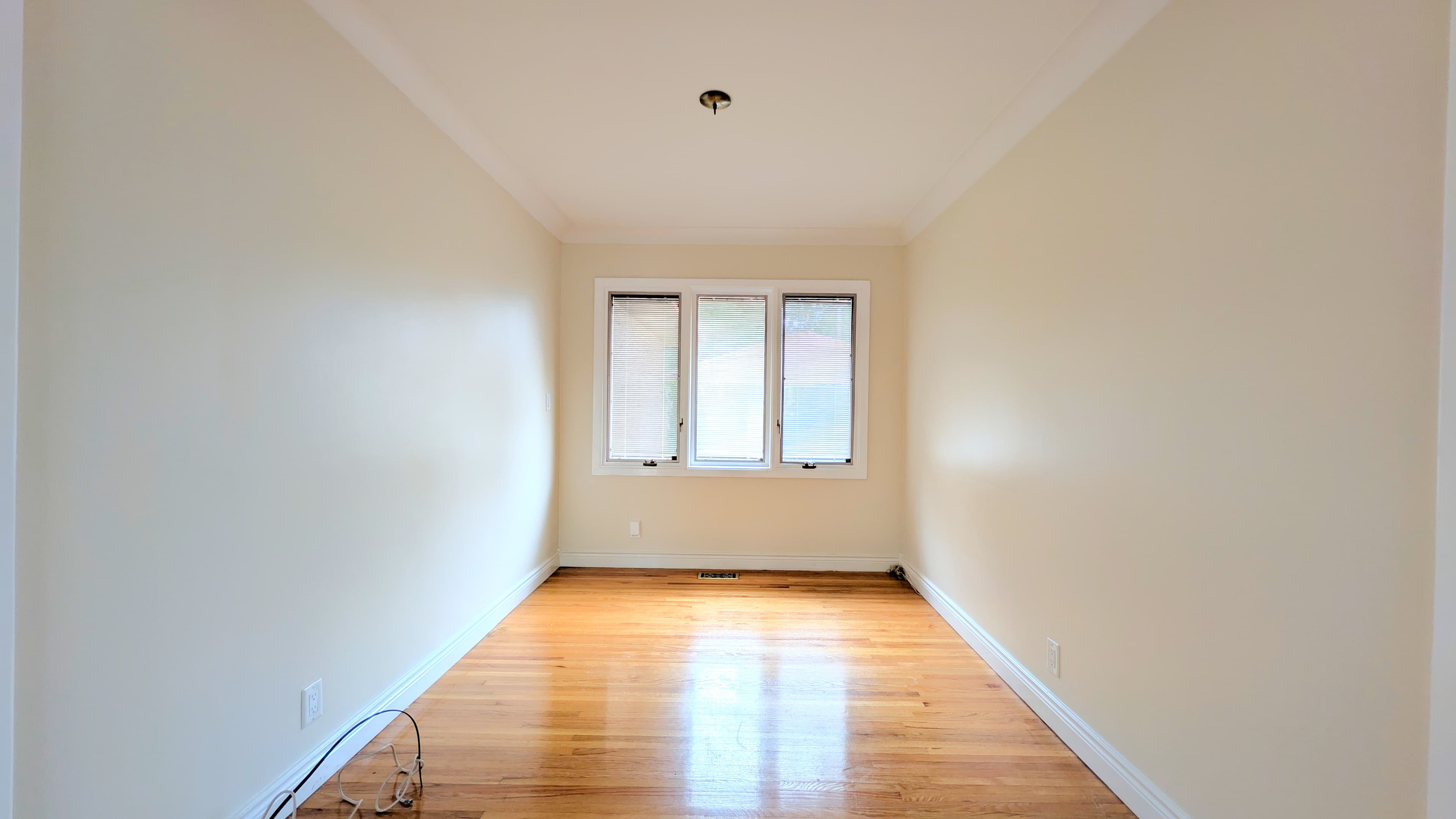 1275 Parkview - Main Level - Photo 9