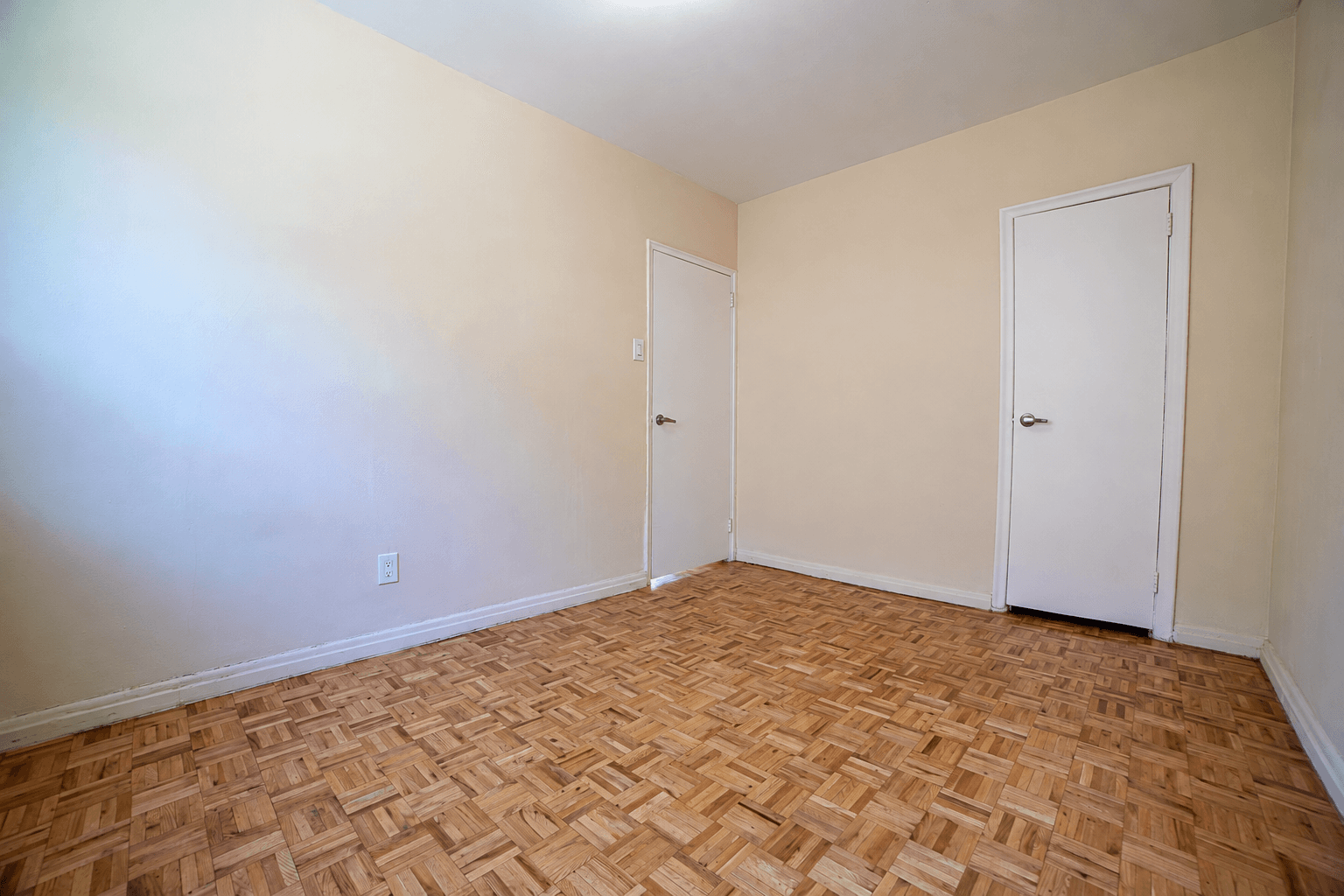 320 - Lakeshore Blvd W - Photo 6