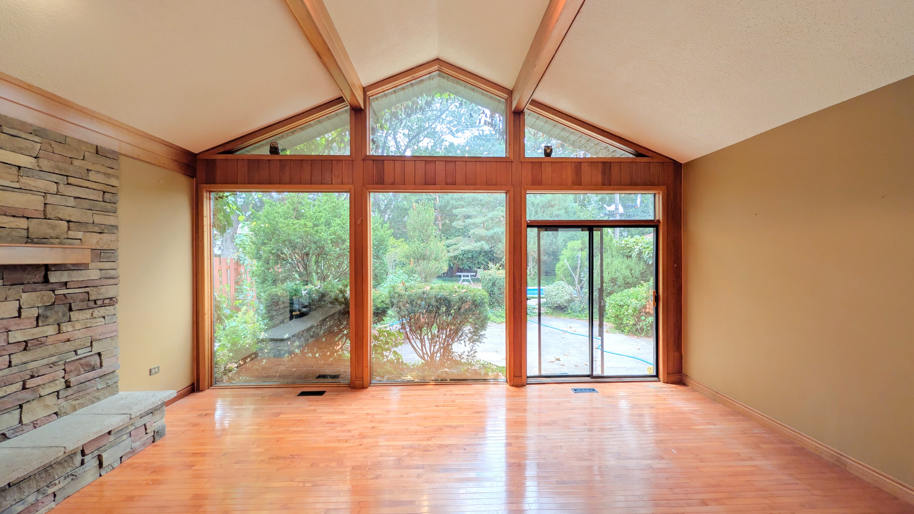 1275 Parkview - Main Level - Photo 3