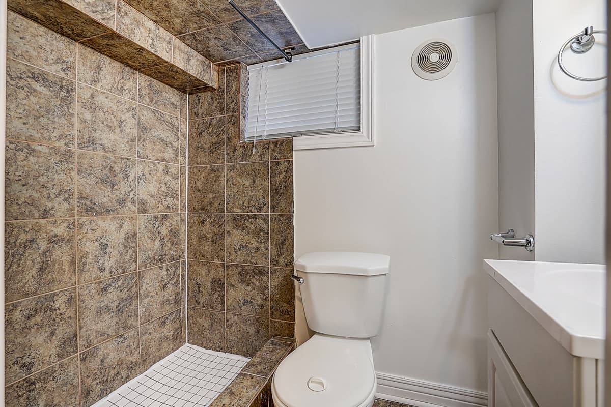 79 OConnor Dr - Lower - Photo 28