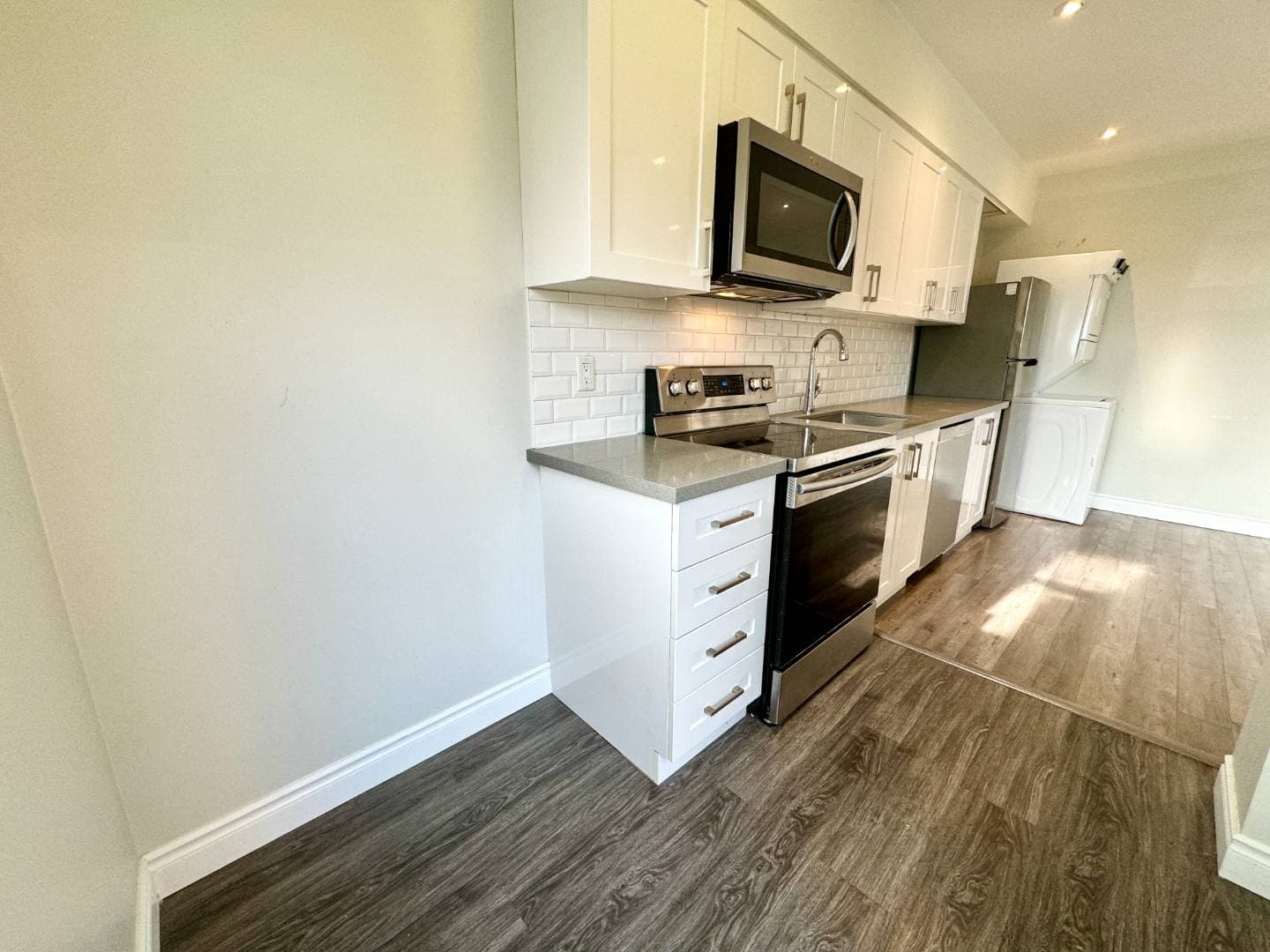 48 Dewhurst Blvd - Lower B - Photo 6