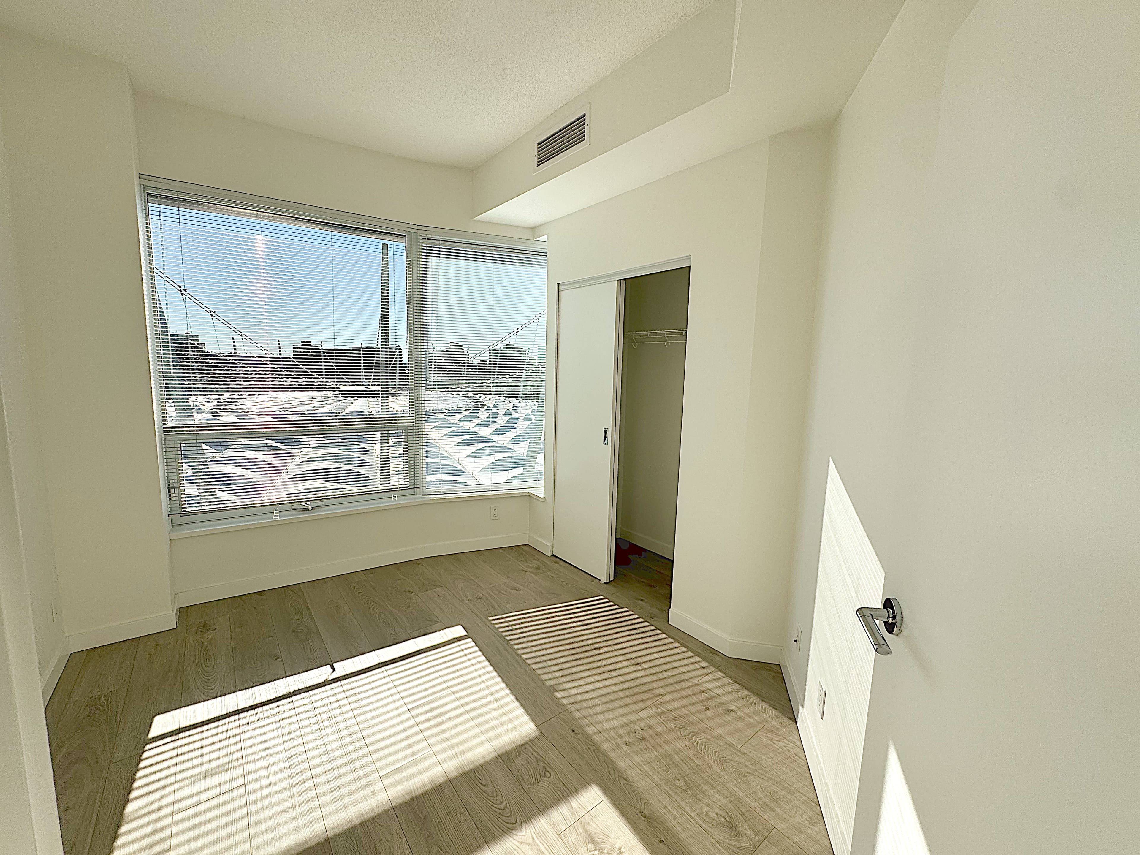 Aquilini Centre West - 1618 - Photo 9