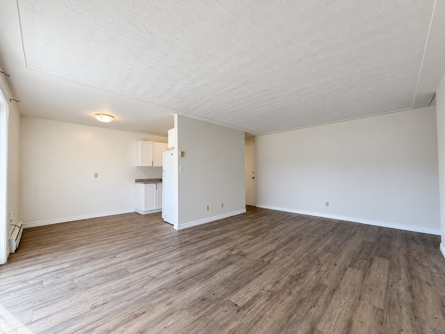 2 bedroom - Unit 28 - Photo 3
