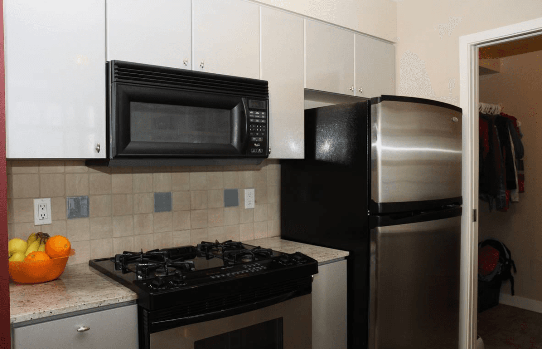 Enjoy first class amenities at Azura - Photo 8