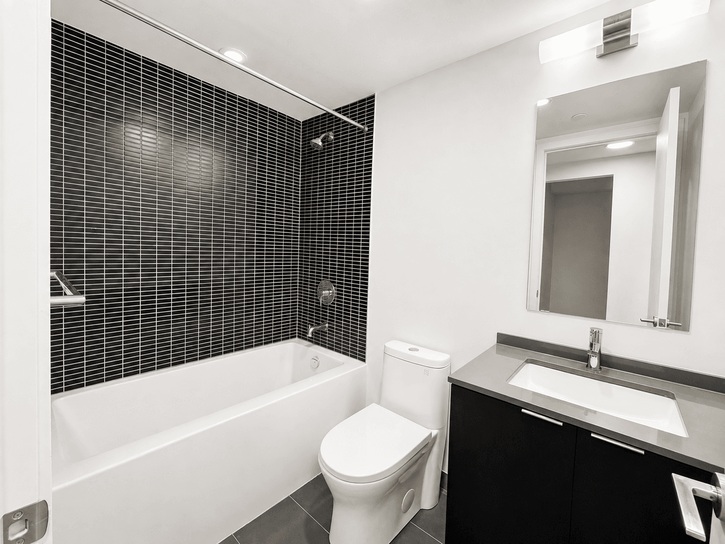 1 Jarvis St - Unit 323 - Photo 6