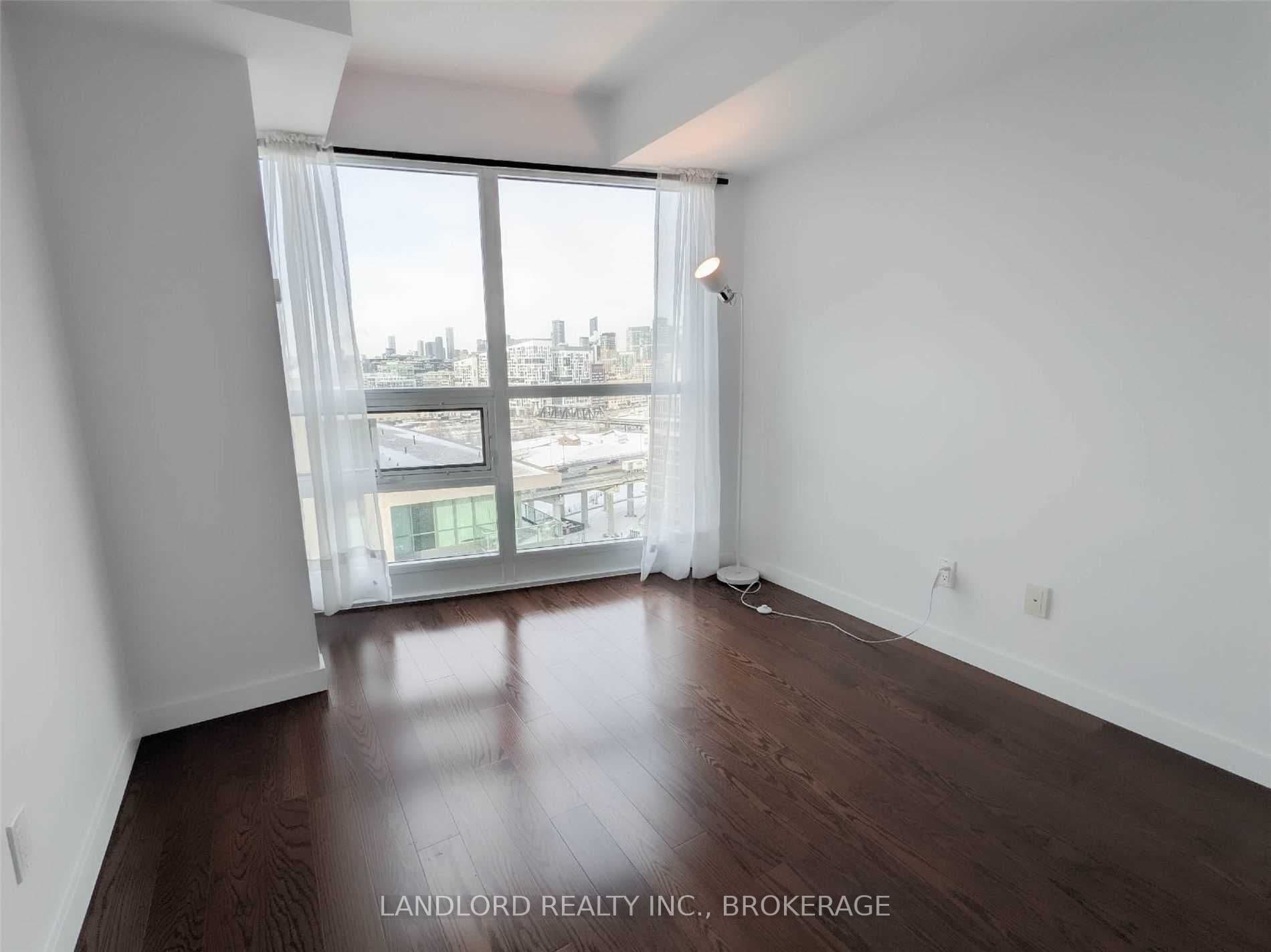 215 Fort York Blvd - 1910 - Photo 14