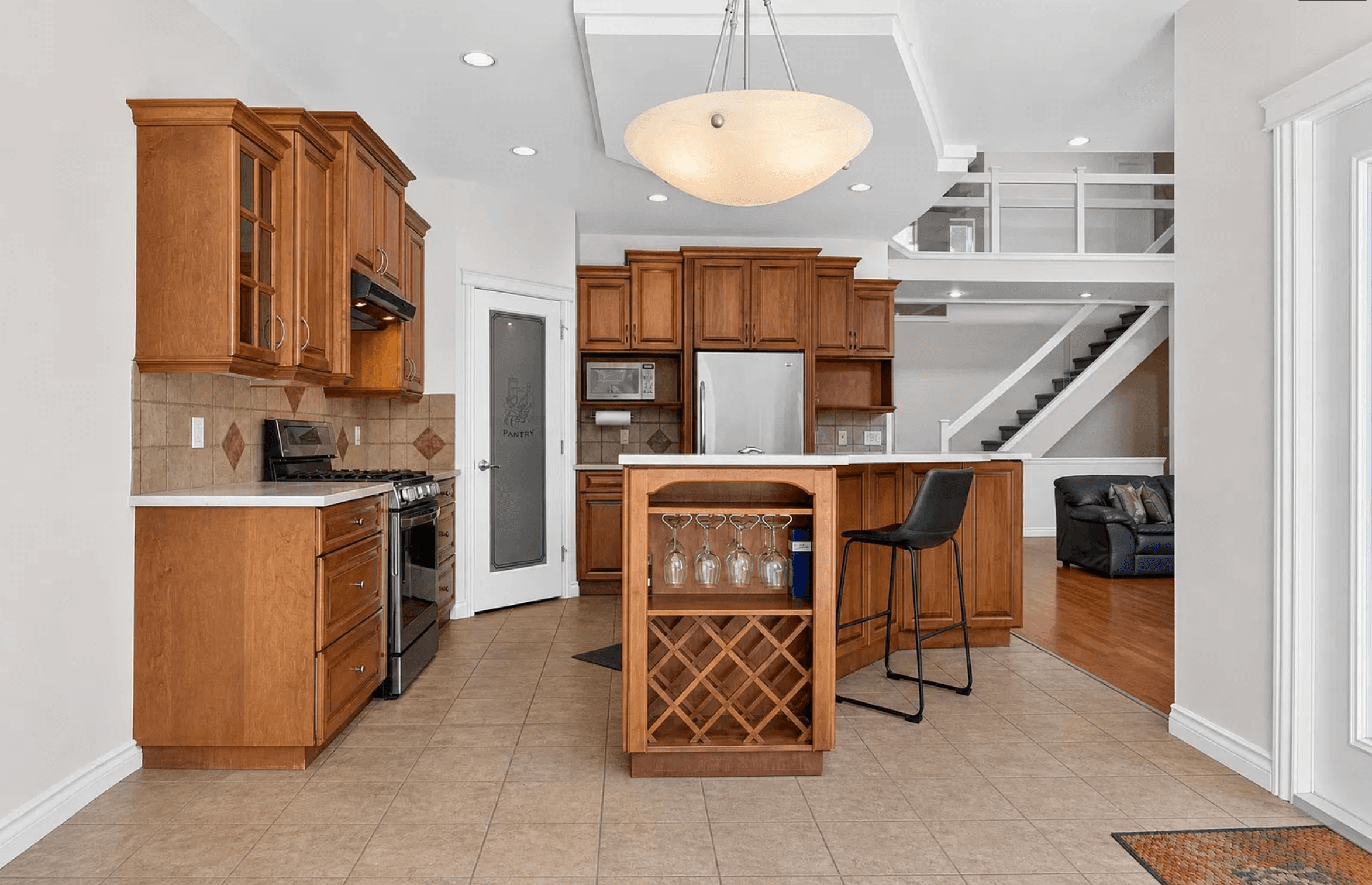 House 581 - Photo 2
