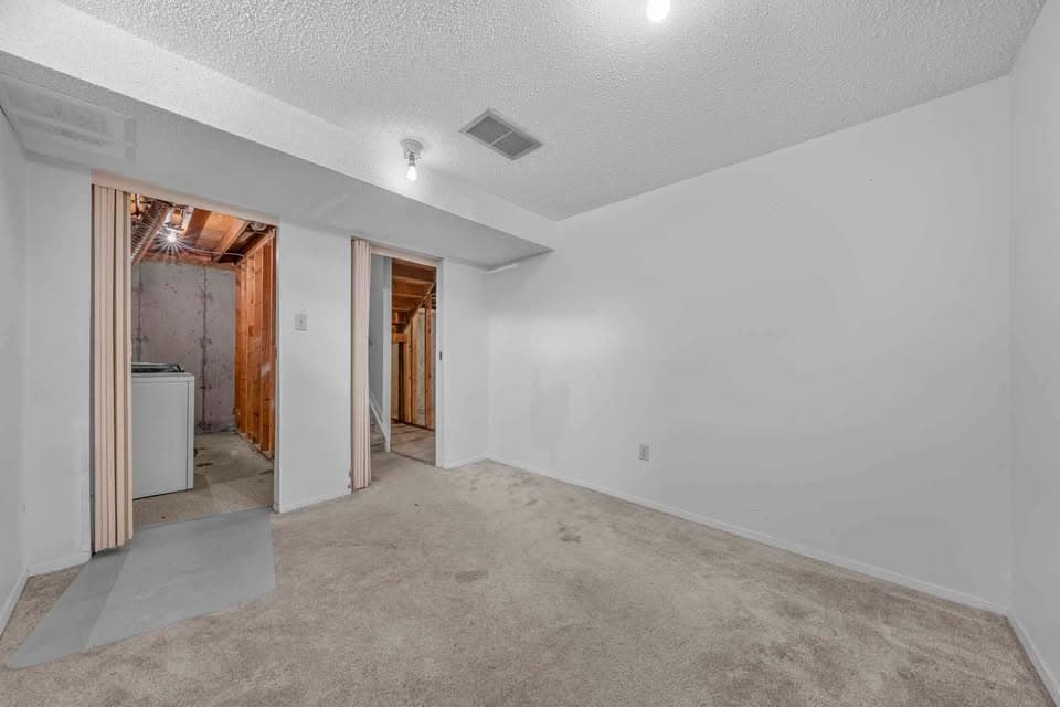 32 1415 62 St NW