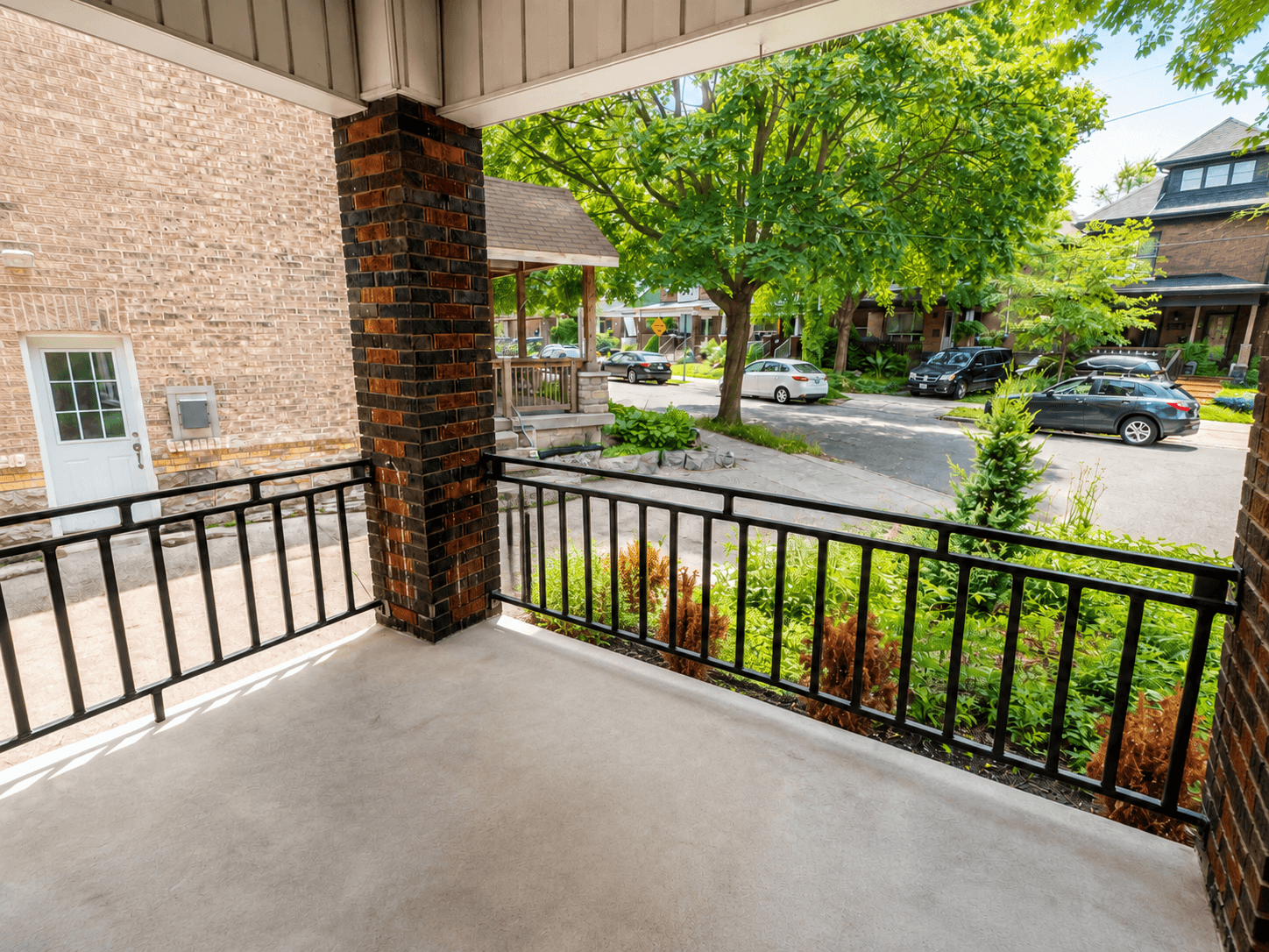 272 Stinson Crescent - Unit 1 - Photo 2