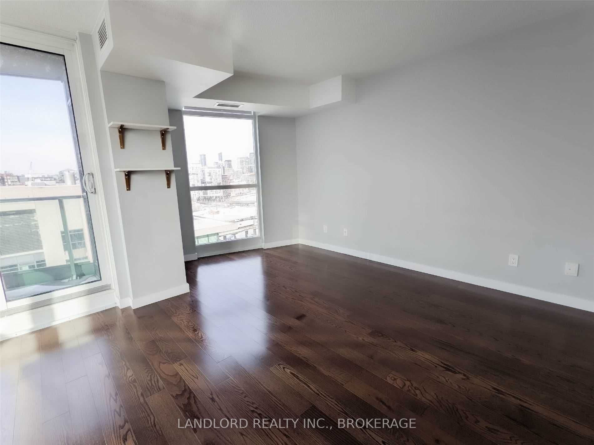 215 Fort York Blvd - 1910 - Photo 7