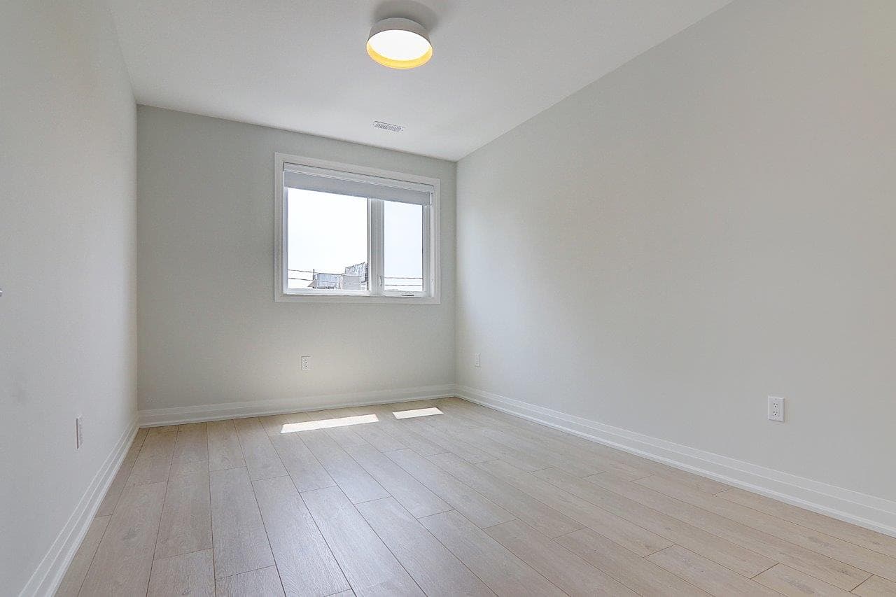 115 Livingstone Ave - Upper - Photo 22