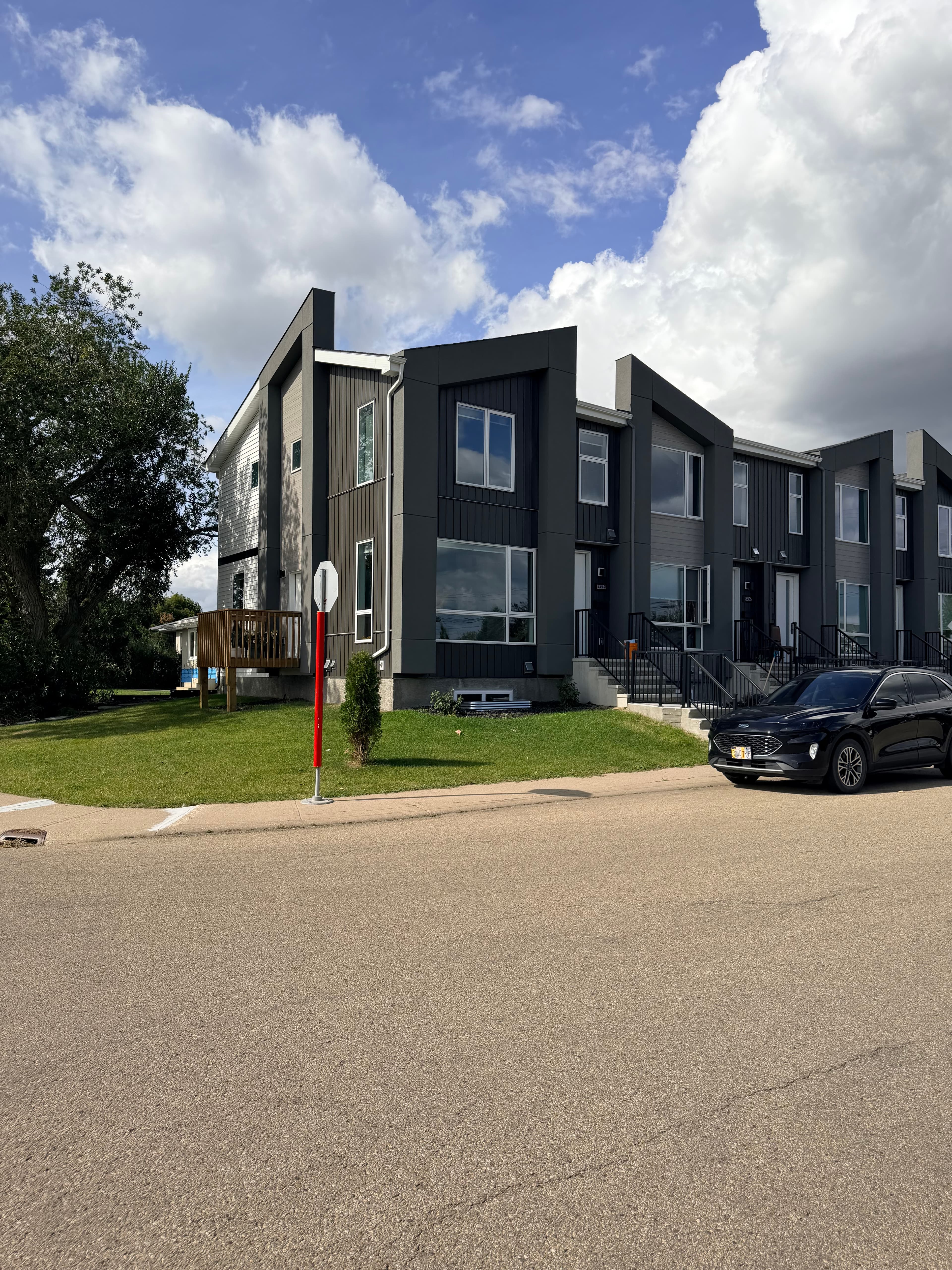 13304 75 Street Lower