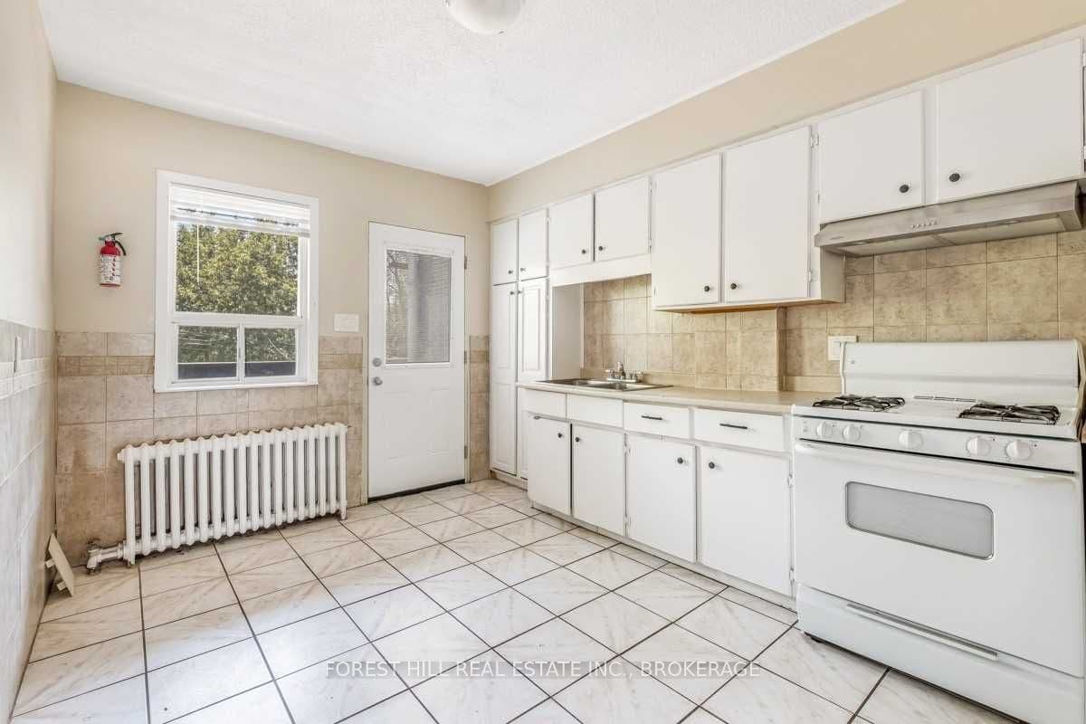 634 Vaughan Rd - Upper - Photo 5