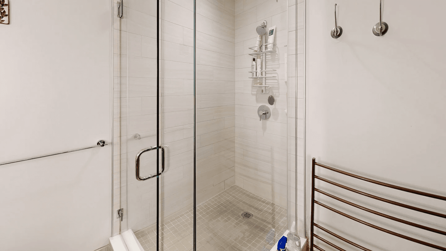 168 Hampshire - Photo 13