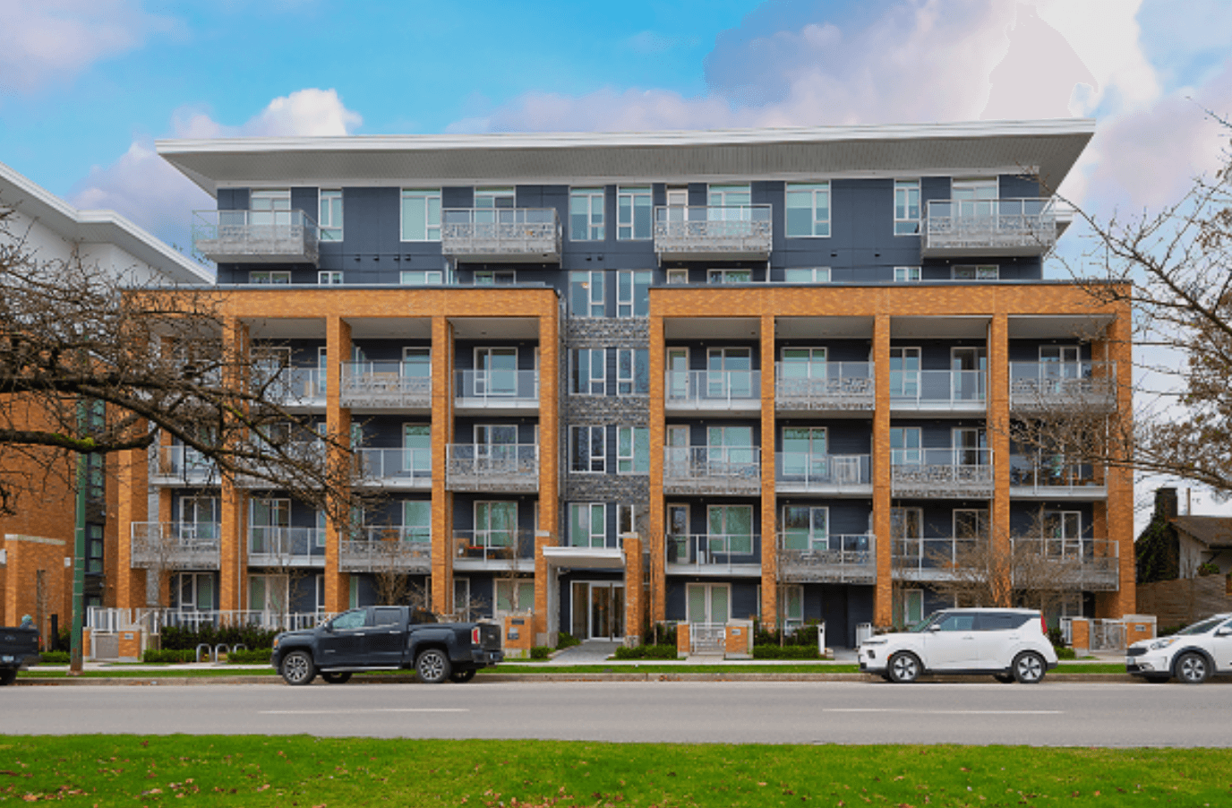 Beautiful Executive 2x2 on Cambie St