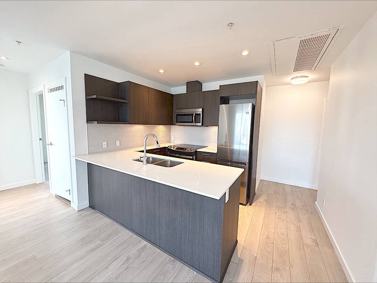 Aquilini Centre West - 1503 - Photo 2