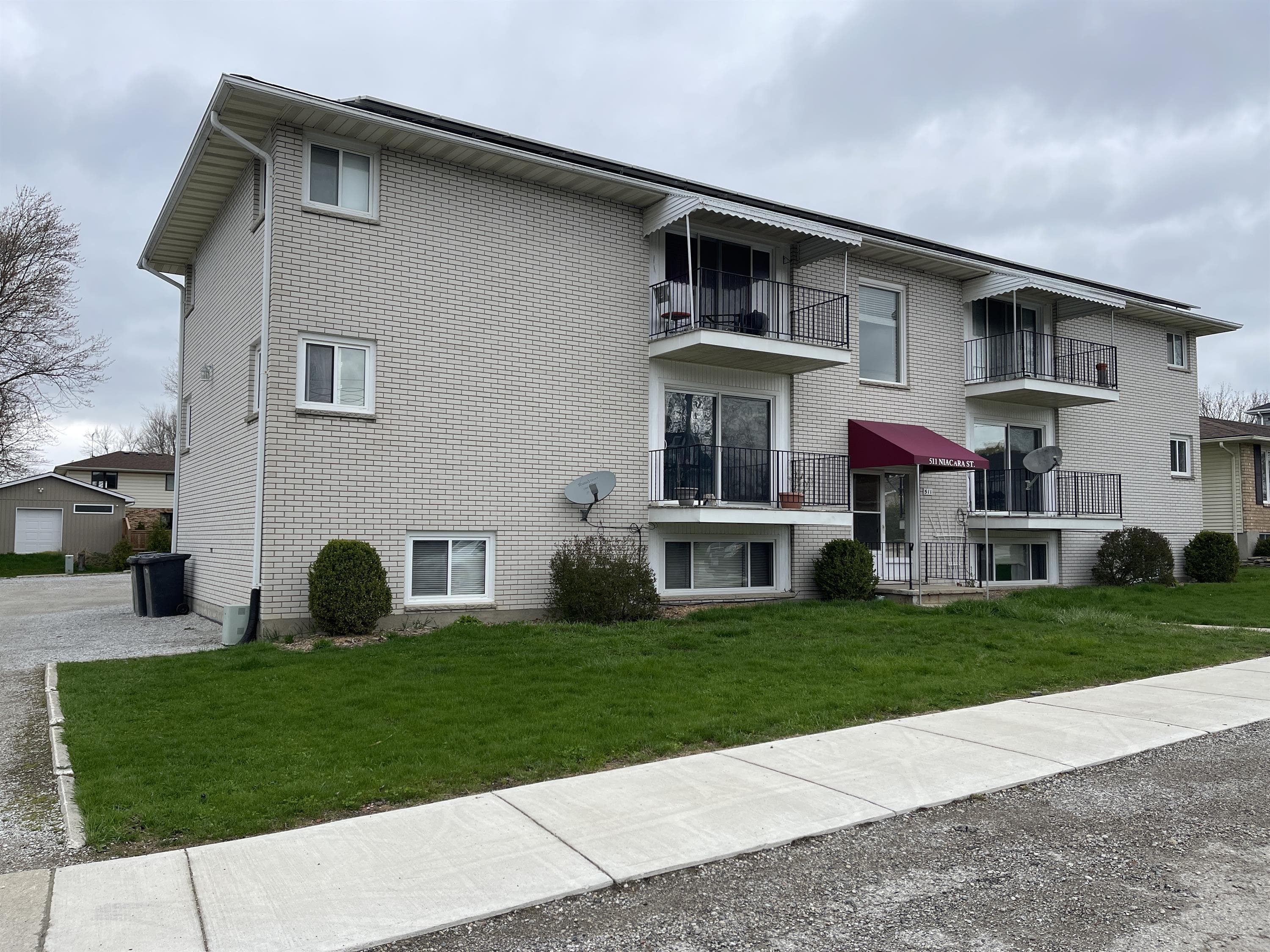 511 Niagara St - 6