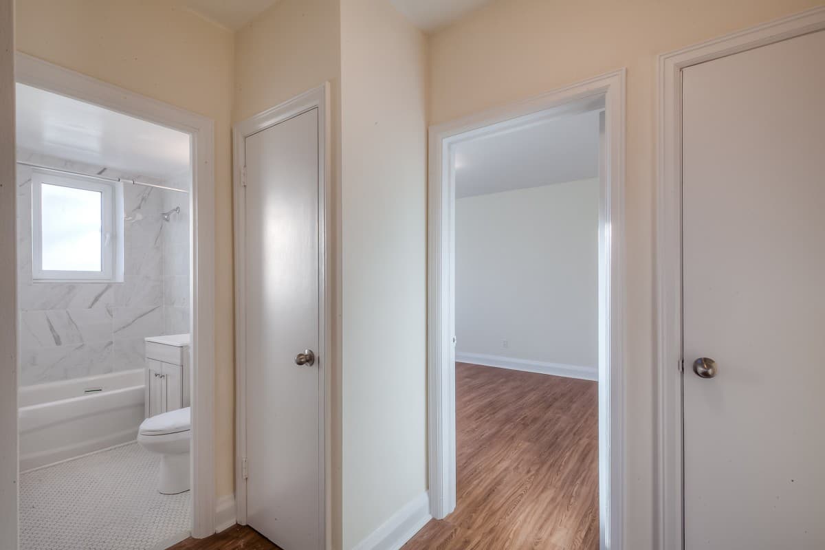36 Wood Glen Rd - 403 - Photo 13