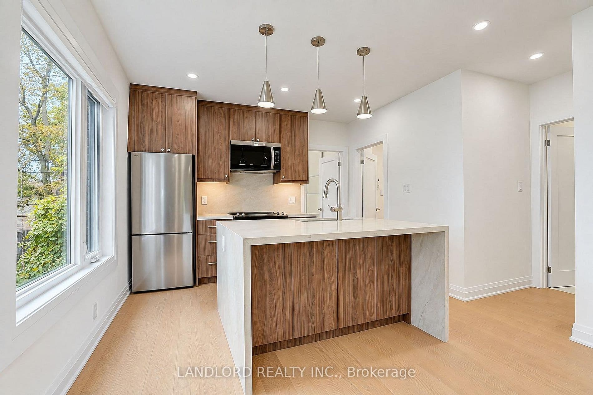 92 Neville Park Blvd - 1