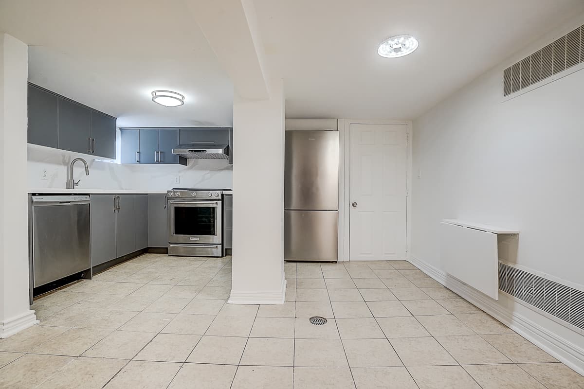 79 OConnor Dr - Lower - Photo 9