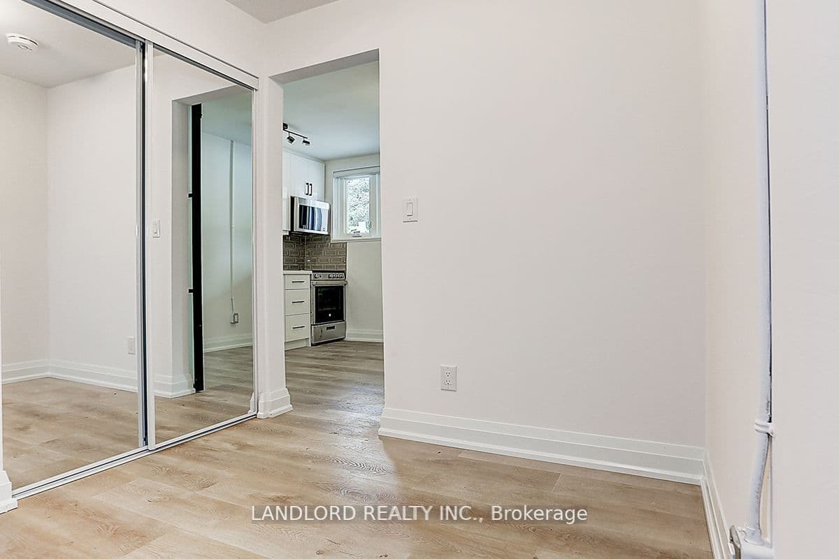 2520 Bloor St W - 23 - Photo 14