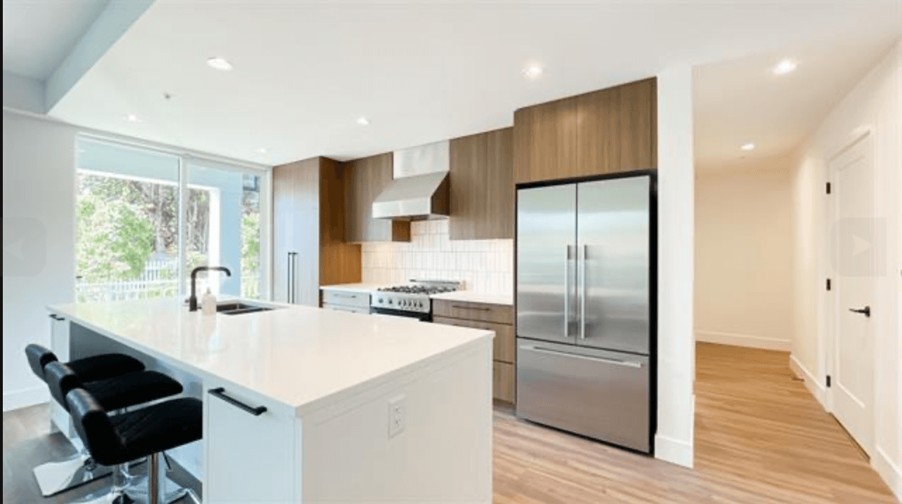 Beautiful Executive 2x2 on Cambie St - Photo 12