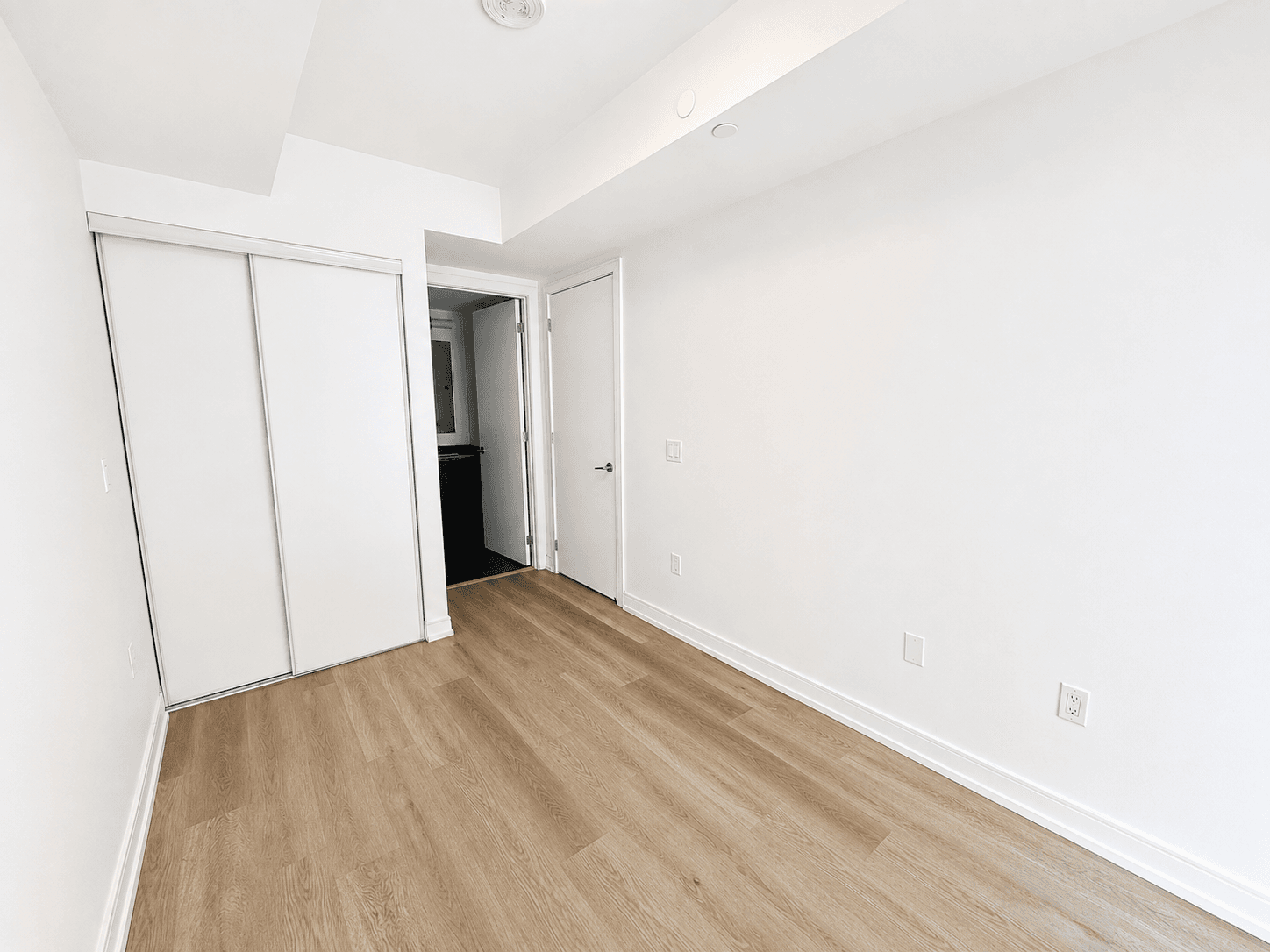 1 Jarvis St - Unit 323 - Photo 17
